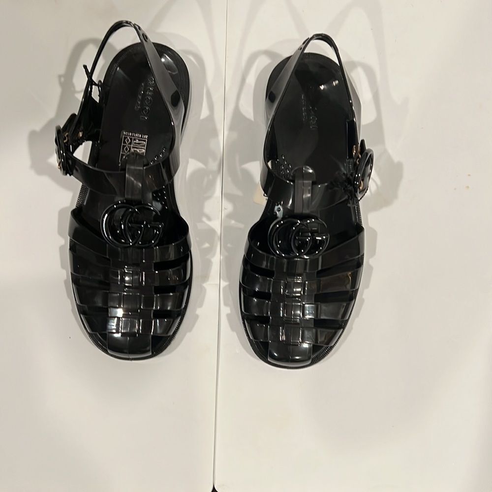 Brand new Gucci rubber sandals with box